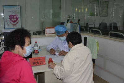 政协委员送医进社区 哈尔滨市香坊区政协“六进”活动全面启动