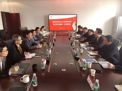 江苏长江经济带研究院院长成长春教授一行来我院交流社会经济咨询服务